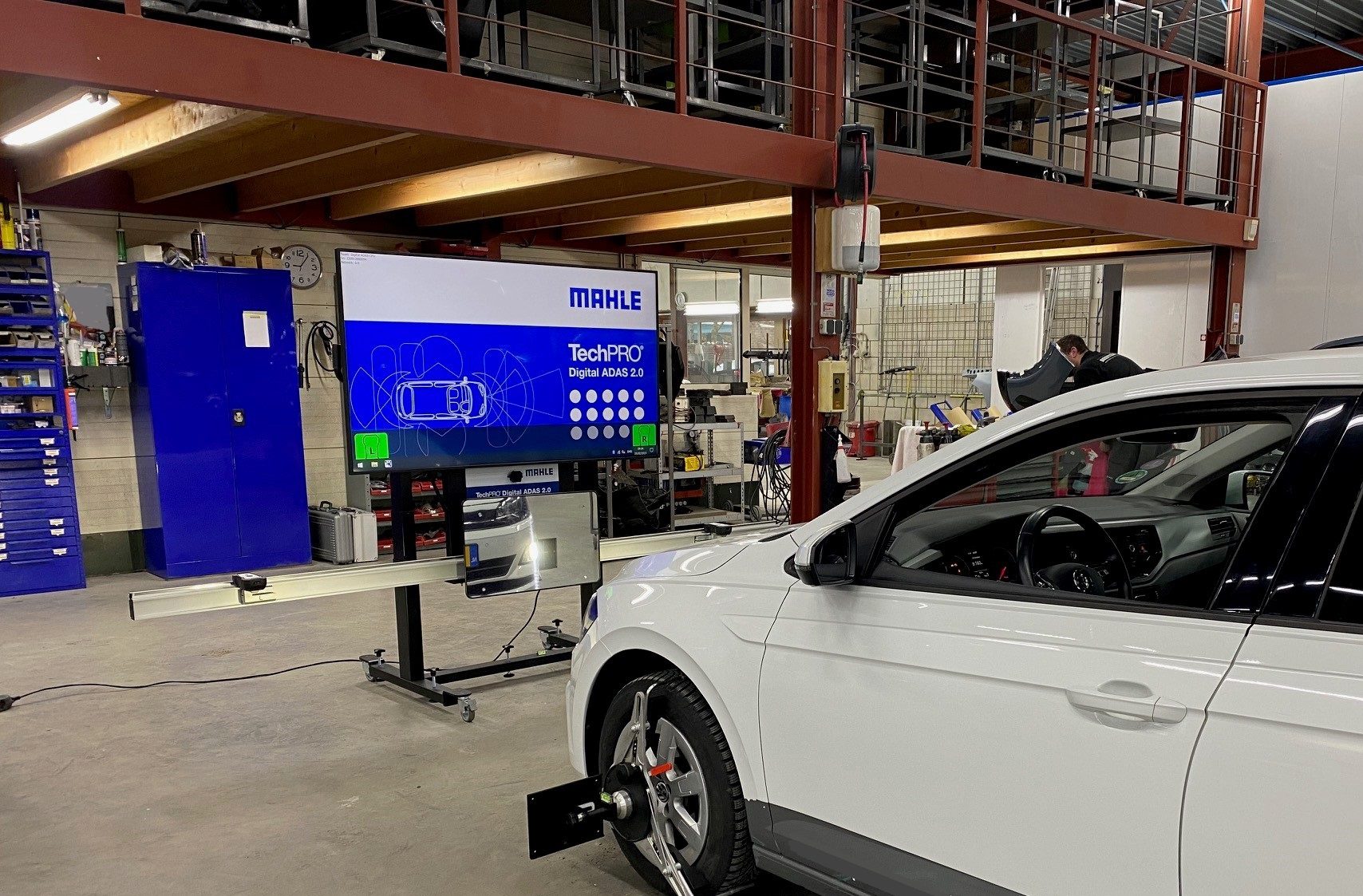 Nieuw; het kalibreren van ADAS bij Autoschade Beerten Borculo